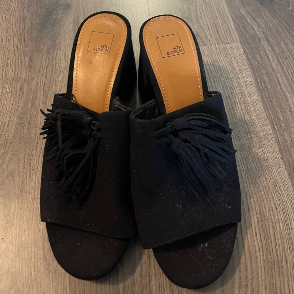 Lovely new 14th & Union black slip-on heels